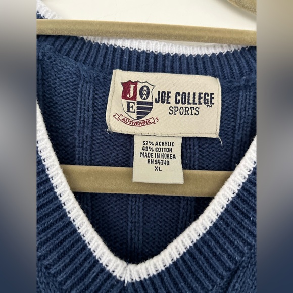 Tennessee VOLS Blue Cable Knit V-Neck Sweater Vest with Orange 'T' Size XL - Picture 10 of 12